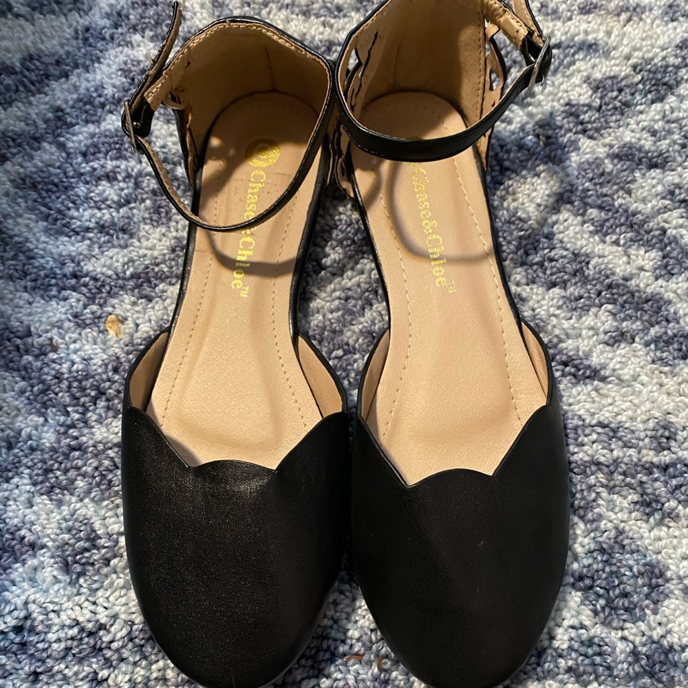 Chase & Chloe Black Flats